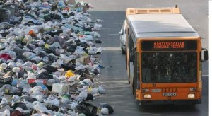 emergenza rifiuti a Napoli